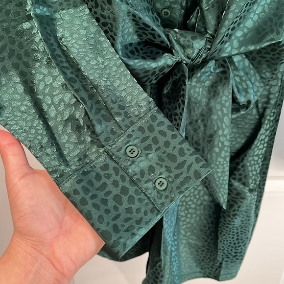 Green silk look dress - Picture 7 of 9